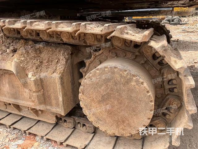 左側(cè)履帶整體?(行走機(jī)構(gòu)) 左側(cè)履帶整體?(行走機(jī)構(gòu))