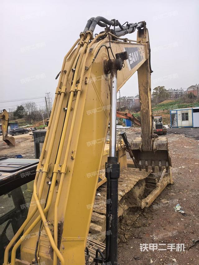 大臂背部俯視（工作和回轉(zhuǎn)裝置）