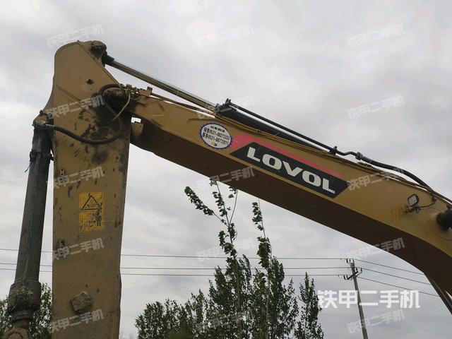 小臂整體右前(工作和回轉裝置) 小臂整體右前(工作和回轉裝置)