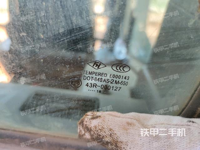 后窗玻璃角标（驾驶室部分）