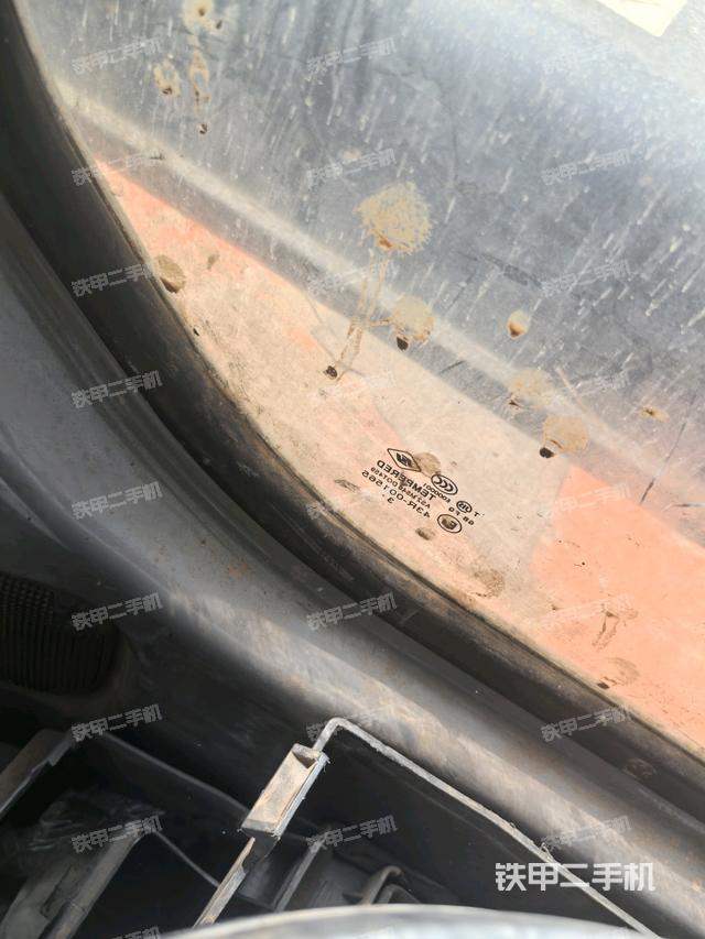 后窗玻璃角标（驾驶室部分）