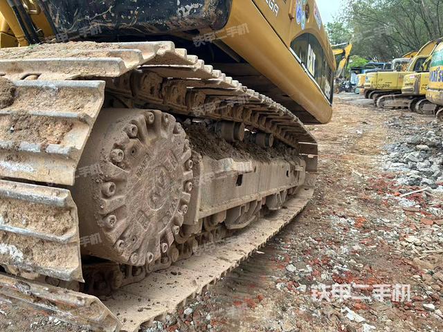 駕駛室頂部（整機(jī)外觀）