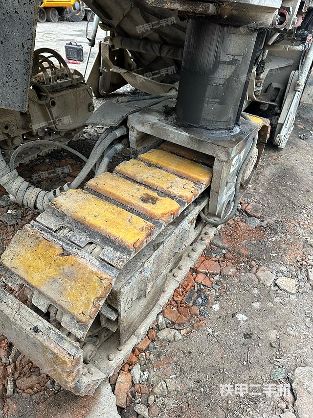 整机右侧（设备外观及核心部件）