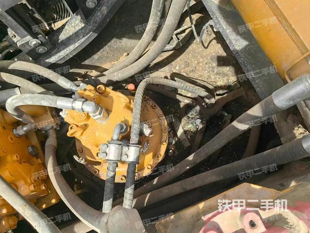 回轉(zhuǎn)馬達(dá)和主控閥（整機(jī)外觀）