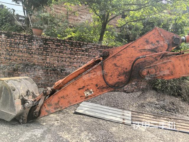 小臂整体左后（工作和回转装置）