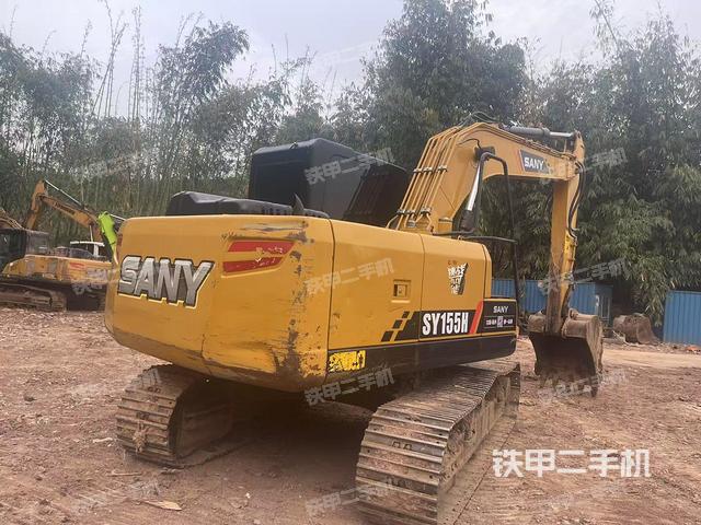 三一重工SY135C挖掘机的设备实拍-第2张实拍照片