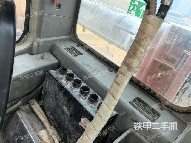 座椅后部(駕駛室部分) 座椅后部(駕駛室部分)
