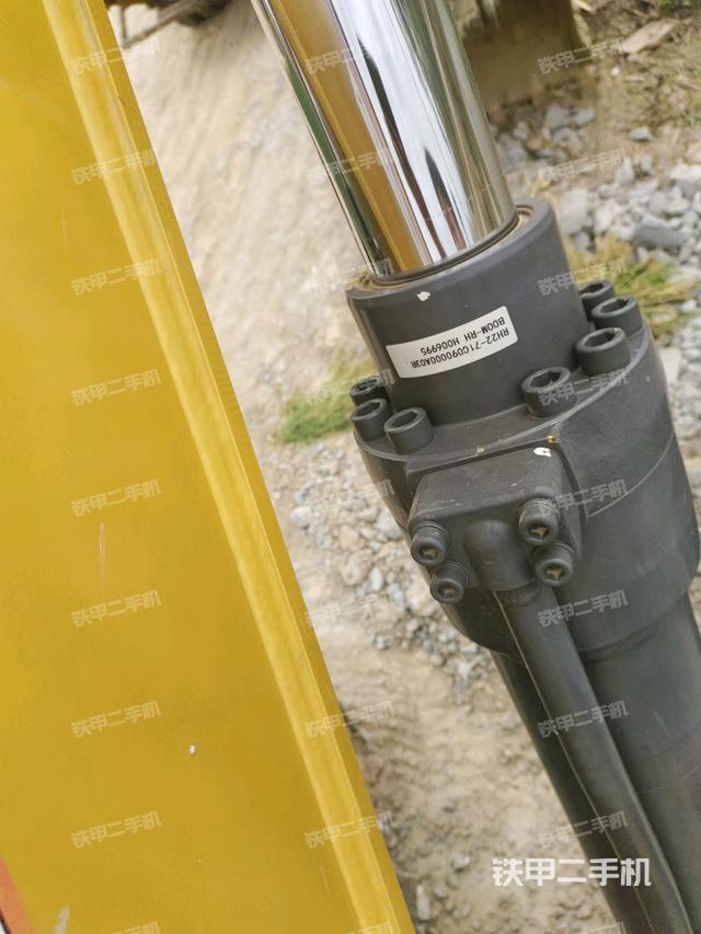 大臂油缸整體?豎拍(工作和回轉裝置) 大臂油缸整體?豎拍(工作和回轉裝置)