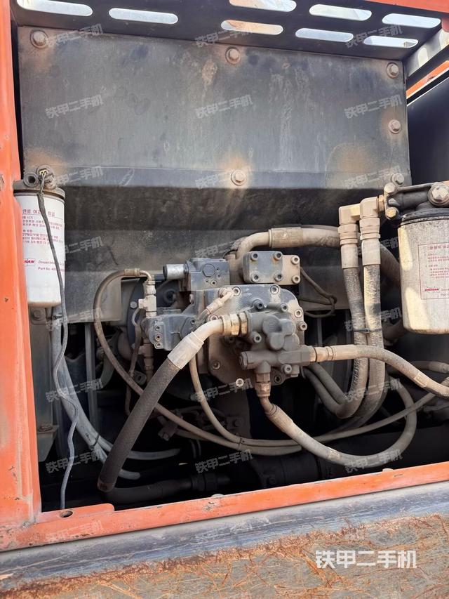 液壓泵室（大件艙室）