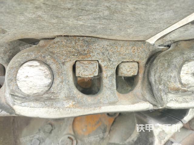 松土器全景（推土機(jī)底盤及工作裝置）