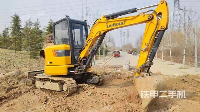 駕駛室頂部（整機(jī)外觀）