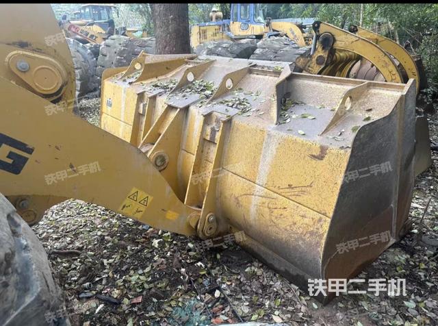 發(fā)動(dòng)機(jī)左側(cè)（整機(jī)外觀及大件）