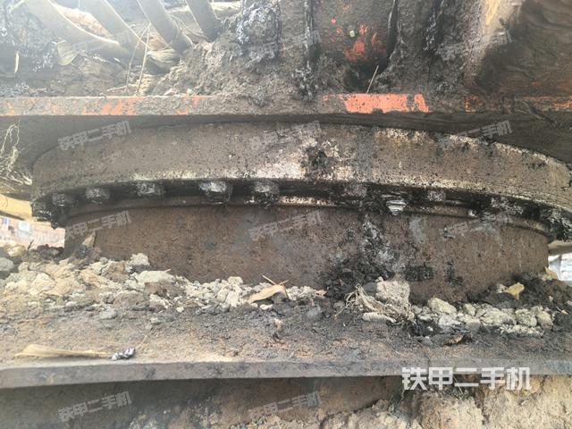 大臂油缸整体 竖拍（工作和回转装置）