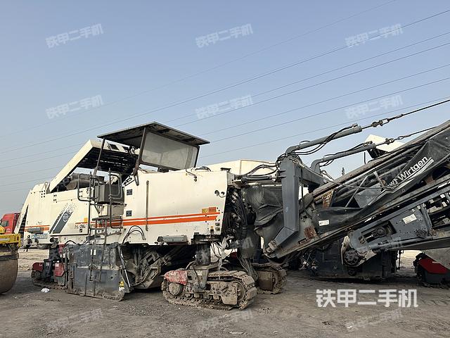 整机右后45°（设备外观及核心部件）