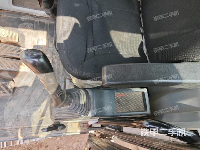 座椅左側(cè)控制臺/音響/含左手柄（駕駛室部分）