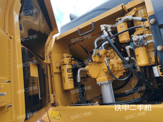 散熱器正面(大件艙室) 散熱器正面(大件艙室)