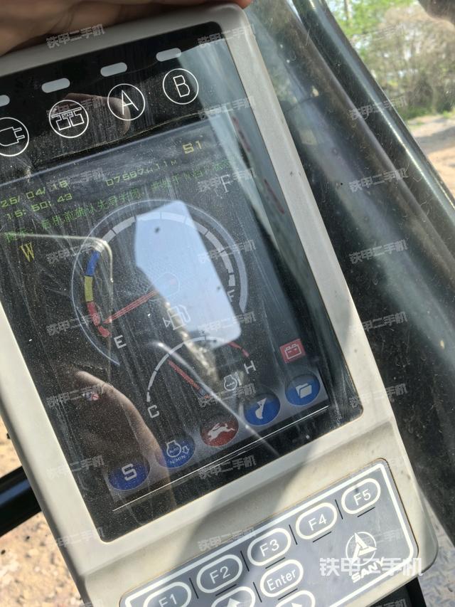駕駛室整體(整機外觀) 駕駛室整體(整機外觀)