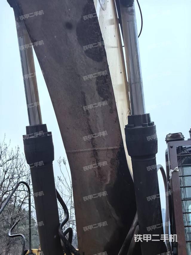 大臂油缸整體?豎拍（工作和回轉(zhuǎn)裝置）