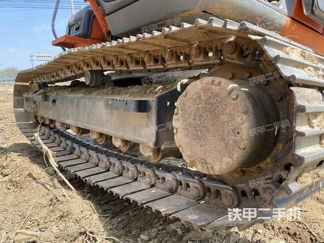 單側(cè)履帶整體（整機(jī)外觀）