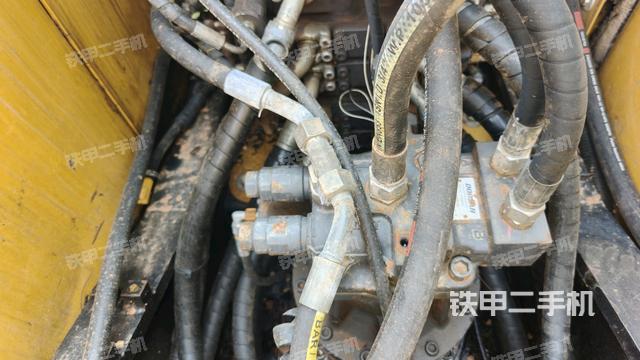 回轉(zhuǎn)馬達(dá)（上車部件）