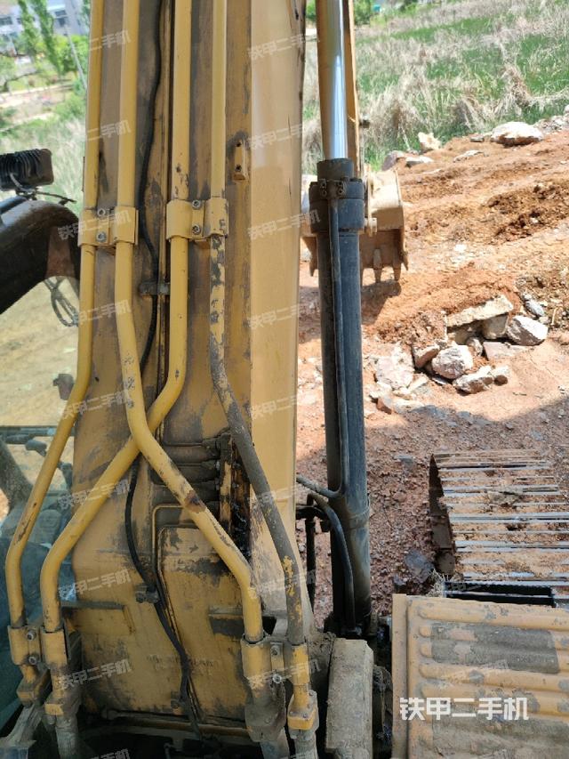 大臂背部俯视（工作和回转装置）