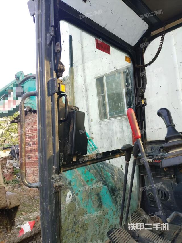 后窗玻璃角標(biāo)（駕駛室部分）