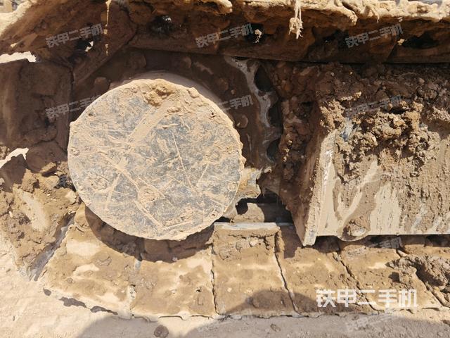 右驅(qū)動輪（行走機構(gòu)）