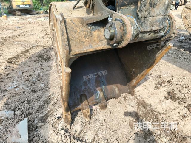 鏟斗右后整體（工作和回轉(zhuǎn)裝置）