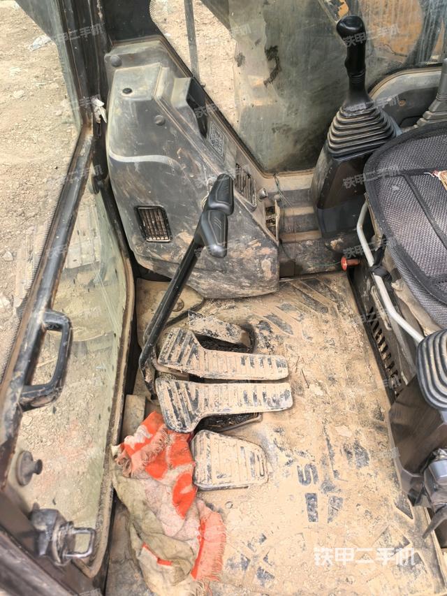 座椅左側(cè)控制臺(tái)/音響/含左手柄（駕駛室部分）