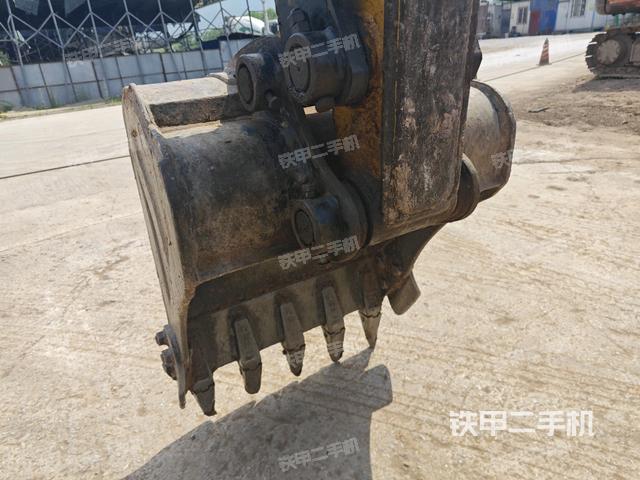 鏟斗右后整體（工作和回轉(zhuǎn)裝置）