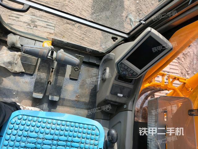 駕駛室整體（整機(jī)外觀）