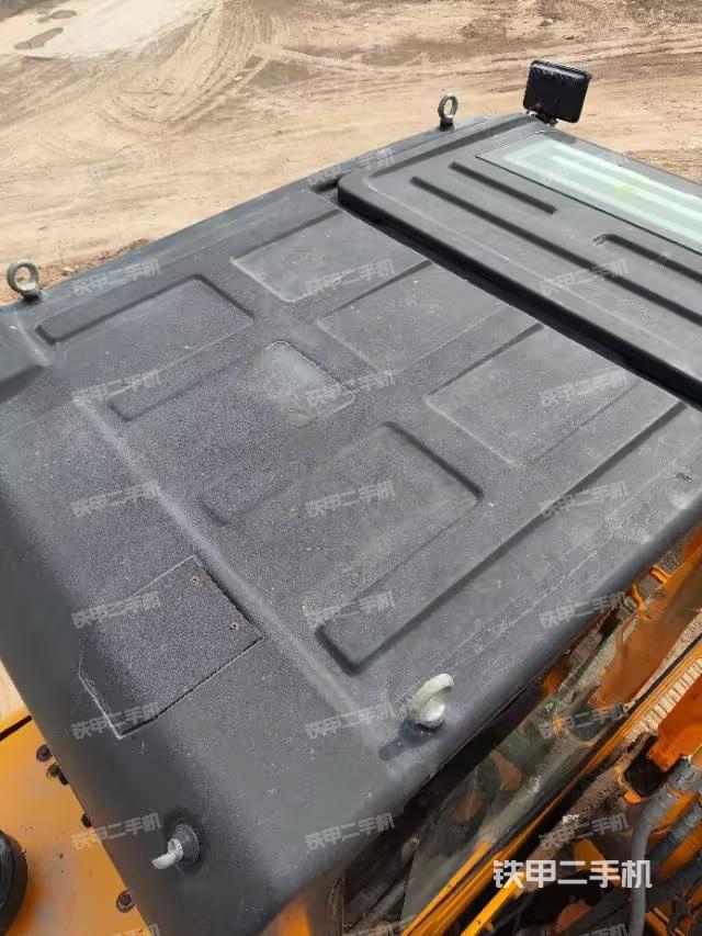 駕駛室頂部（整機(jī)外觀）