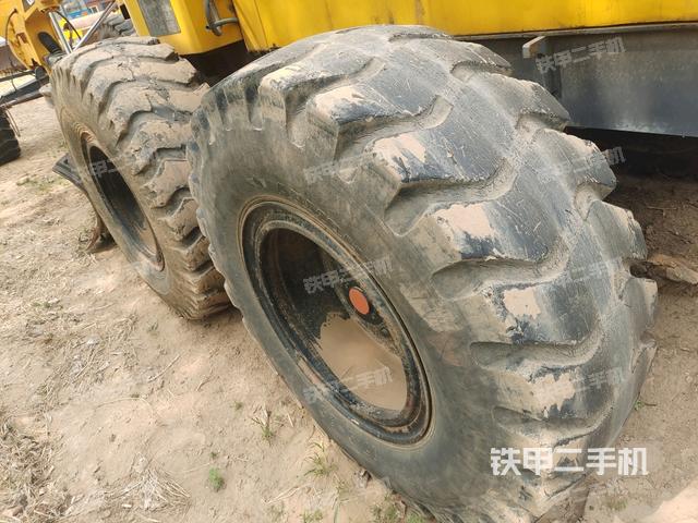 左驅(qū)動輪/左后輪(行走機構) 左驅(qū)動輪/左后輪(行走機構)