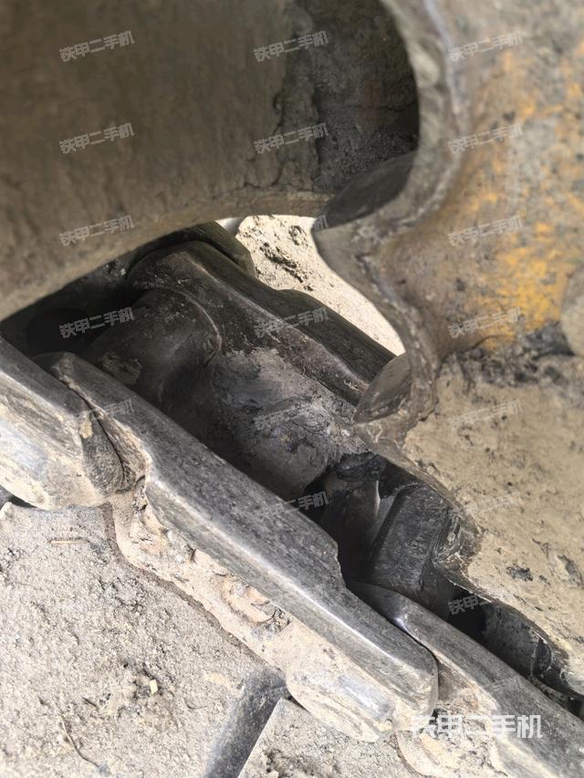 右驱动轮（行走机构）