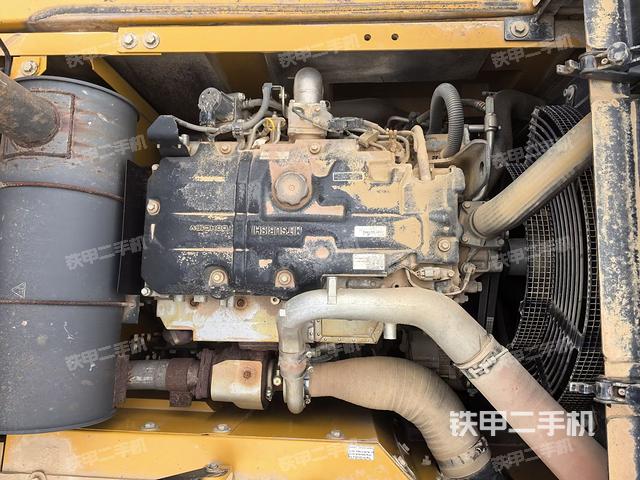 發(fā)動(dòng)機(jī)室（上車(chē)部件）