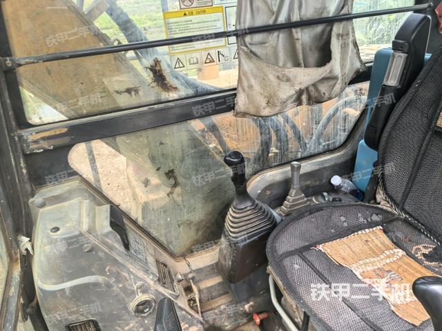 ?駕駛室正側(cè)（駕駛室部分）