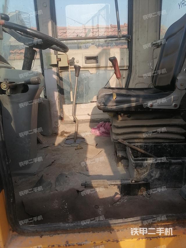 駕駛室工作臺（整機外觀及大件）