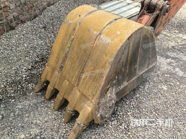 大臂整体 右侧（工作和回转装置）