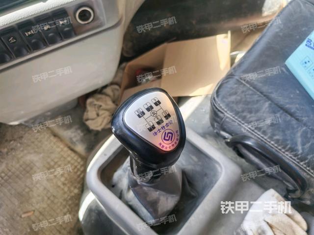 駕駛室正側(cè)(駕駛室/操作室) 駕駛室正側(cè)(駕駛室/操作室)