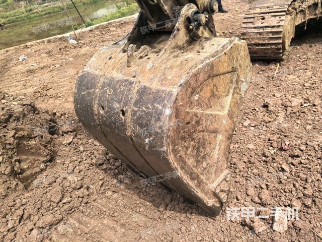 小臂整體左后（工作和回轉(zhuǎn)裝置）