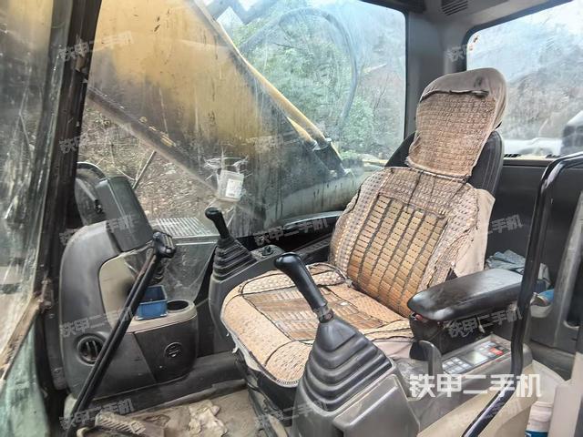 座椅左側(cè)控制臺/音響/含左手柄（駕駛室部分）