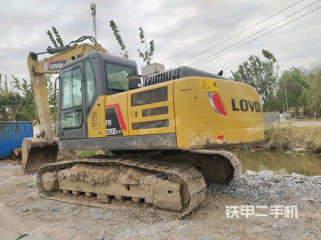 雷沃重工FR205E2-H挖掘机的设备实拍-第3张实拍照片