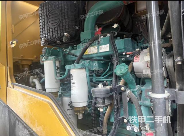 駕駛室工作臺(tái)（整機(jī)外觀及大件）