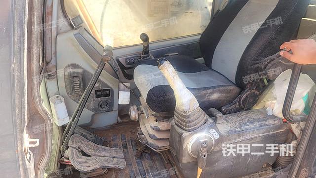 驾驶室整体（整机外观）