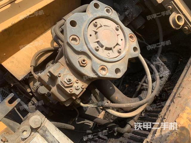 液壓泵艙室正面整體（整機(jī)外觀）