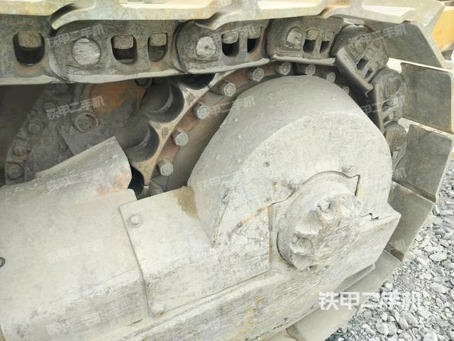 左驅(qū)動(dòng)輪（推土機(jī)底盤及工作裝置）