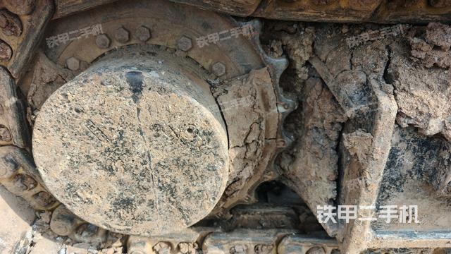 右驅(qū)動輪（行走機(jī)構(gòu)）