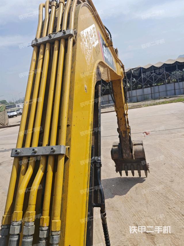 大臂背部俯視（工作和回轉(zhuǎn)裝置）