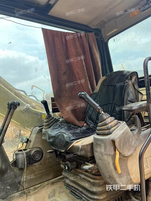 驾驶室整体（整机外观）