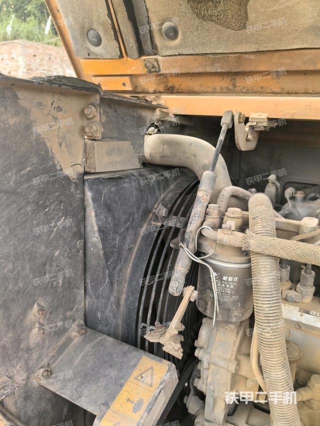 發(fā)動(dòng)機(jī)室（上車部件）